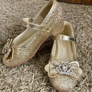 Little girls size 12 gold sparkle dress shoes